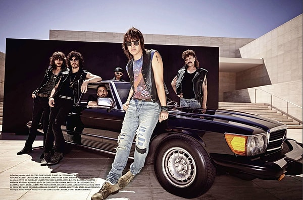 2013 yılında Julian Casablancas+The Voidz  grubunu kurmuştur