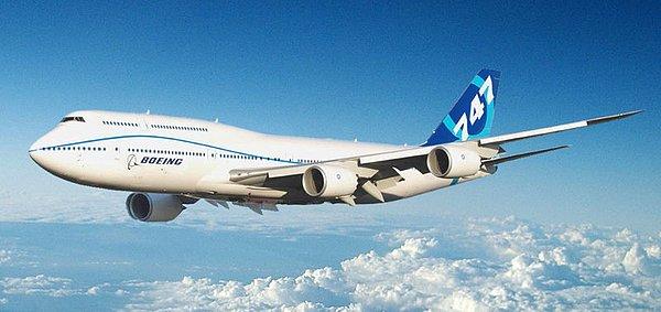 Geleneksel yöntemler ile inşa edilen 747'nin aslında muazzam bir ağırlığı var.