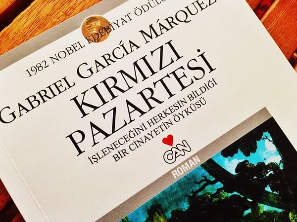 6. Kırmızı Pazartesi: İşleneceğini Herkesin Bildiği Bir Cinayetin Öyküsü - Gabriel Garcia Marquez, 111 sayfa