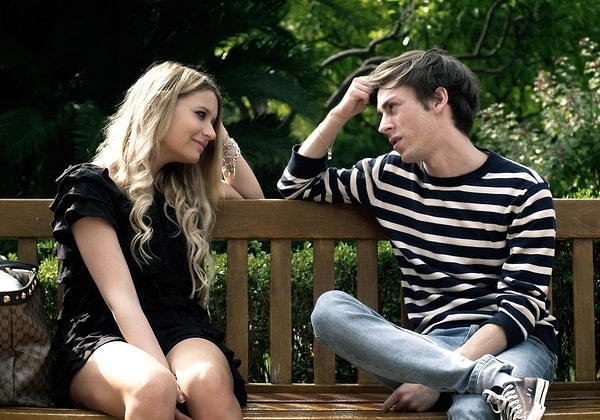 6. Она не говорит ничего, кроме пустых фраз