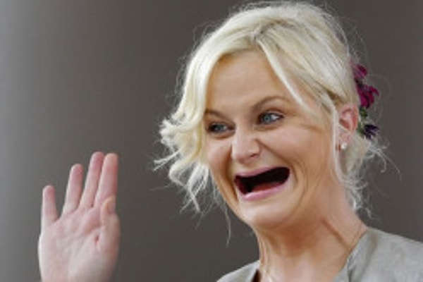 4. А здесь Эми Полер как будто говорит: "Ай, не ври!" 👇