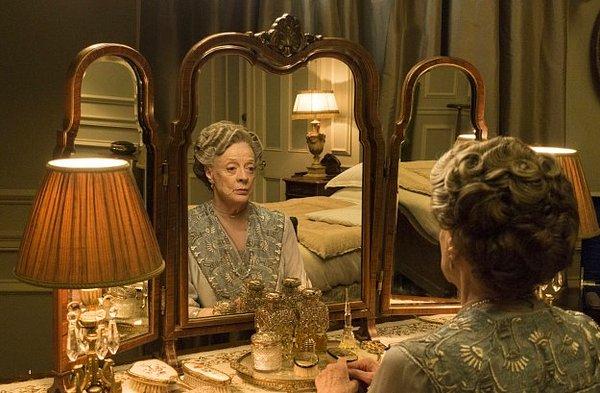20. Drama Kategorisinde En iyi Yardımcı Kadın Oyuncu: Maggie Smith, Downton Abbey
