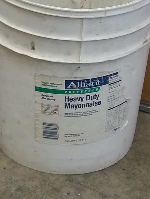 14. К тому же, иногда он продается вот в таких тарах...