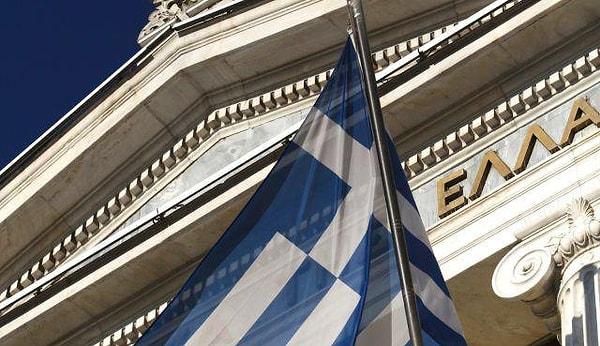 8. Yıllar içinde Yunanistan'ın borcu.