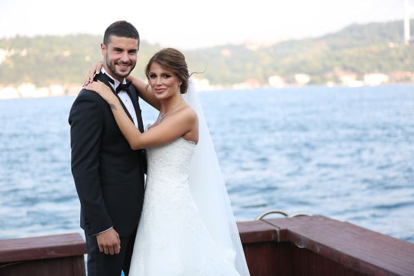 9. İlişki durumu artık evli: Berk Oktay - Merve Şarapçıoğlu