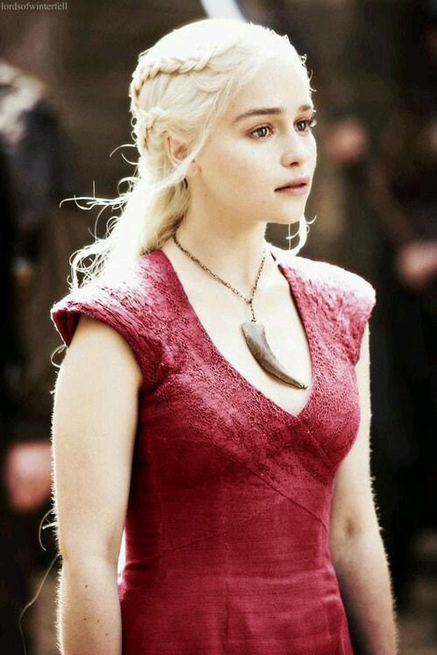 10. And we might see her wear more red in Season 7.