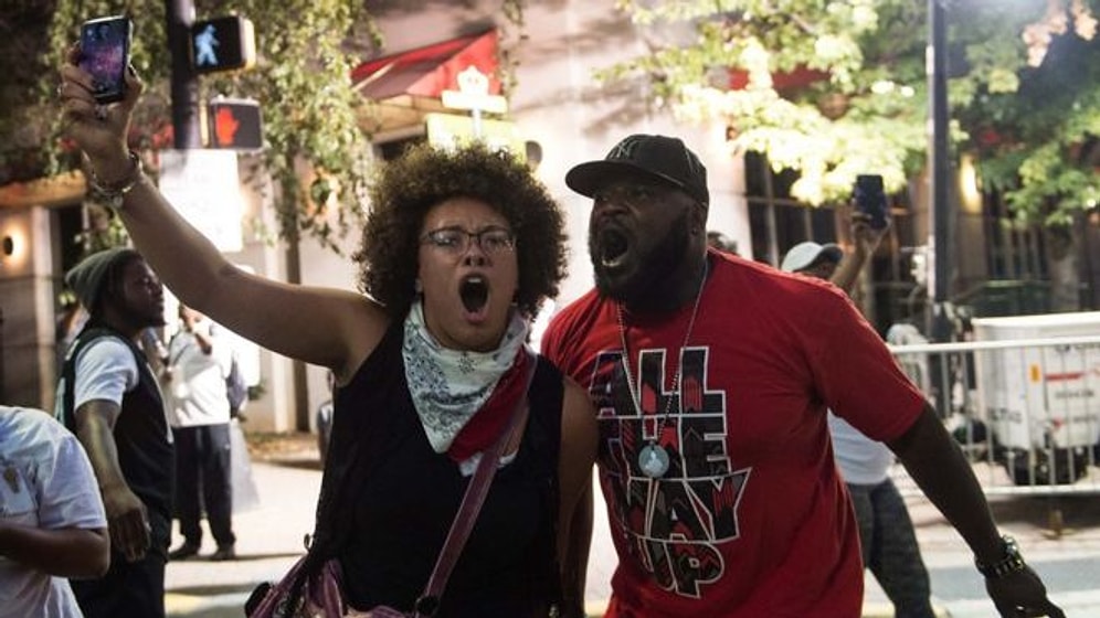 Charlotte'ta Olağanüstü Hal: Siyahların Polise Öfkesi Büyüyor