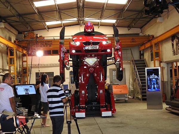 Bir Ar&Ge projesi olarak hayata geçirilen robot otomobilin özellikleri gerçek manada bir mühendislik harikası olarak kabul ediliyor.