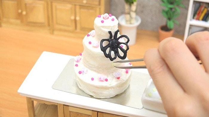 Minyatür Malzemelerle Pasta Yapan Yetenekli Japon Aşçı