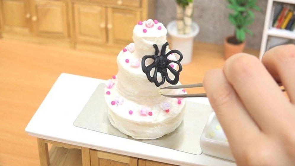 Minyatür Malzemelerle Pasta Yapan Yetenekli Japon Aşçı