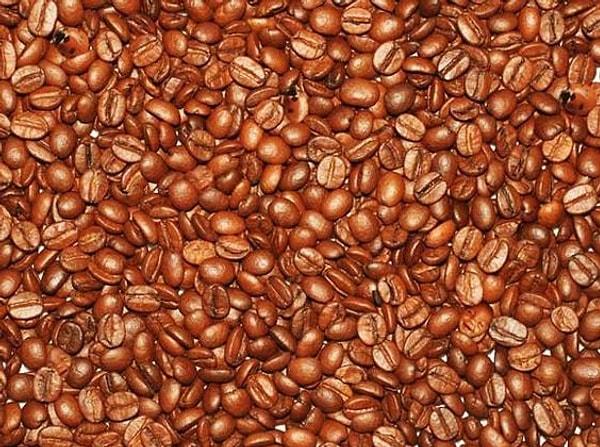 4. Görseldeki kahve tanelerinin içinde kaç adet gülen yüz gördün acaba?