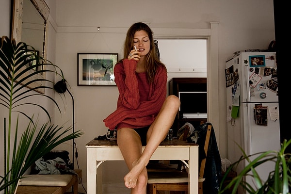 9. Зрелая женщина смело открывает новые горизонты и пробует себя в разных сферах и ролях, а молоденькие девочки о таких вещах еще даже и не думают.