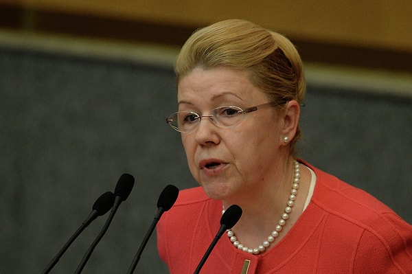 1. Первой забила тревогу сенатор Елена Мизулина