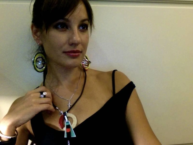 Блогер Лена Миро рвала и метала, удивляясь, кто вообще позволил демонстрировать снимки с детской порнографией