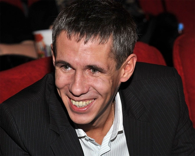 А вот Алексей Панин выступил в защиту выставки