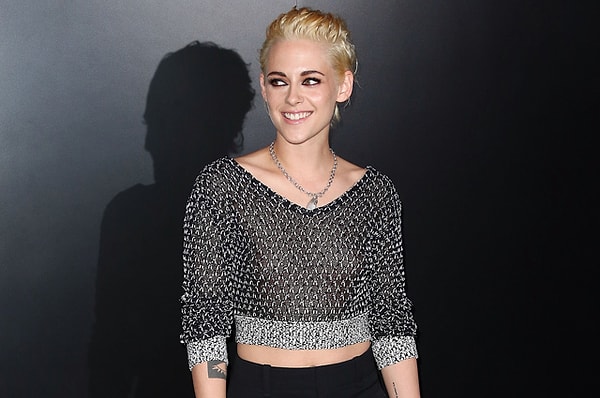 2. Кстати, за смену имиджа звезды отвечал известный звездный стилист Адиль Абергель.