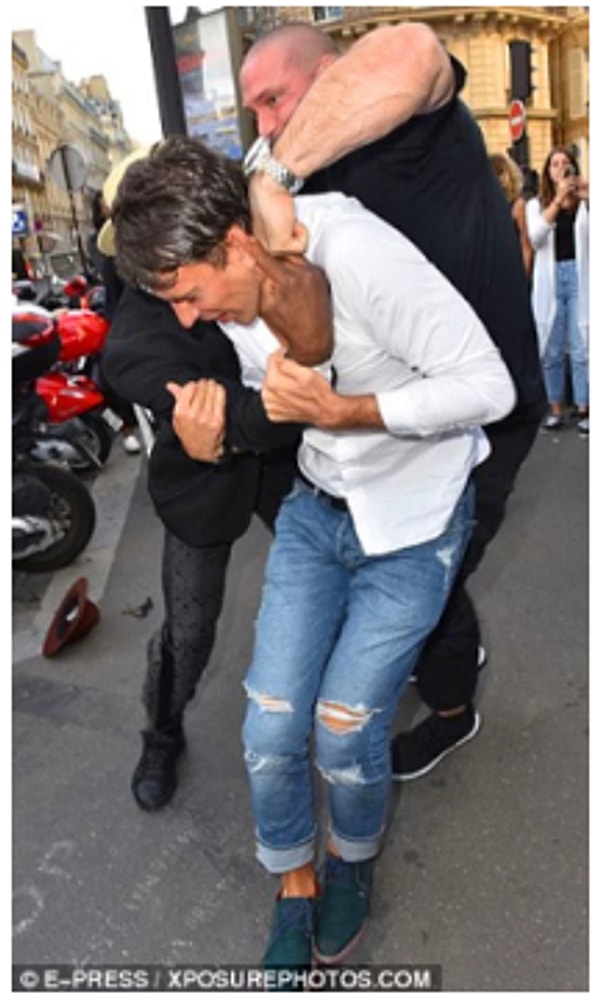 9. «Я выразил таким образом протест против искусственной внешности», - сообщает Седюк