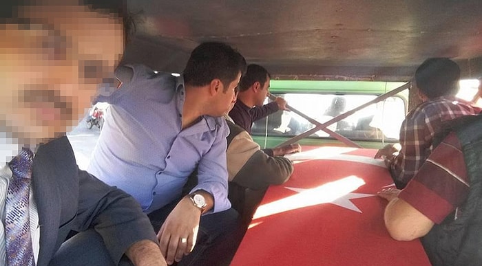 Bir Bu Eksikti: Şehit Cenazesiyle Selfie Çeken İmam!