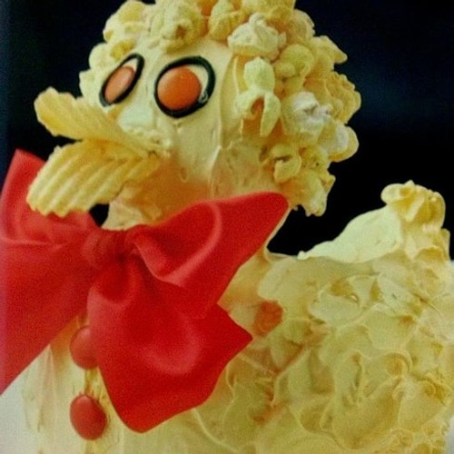 This duck seems like it has gone apeshit. 😅