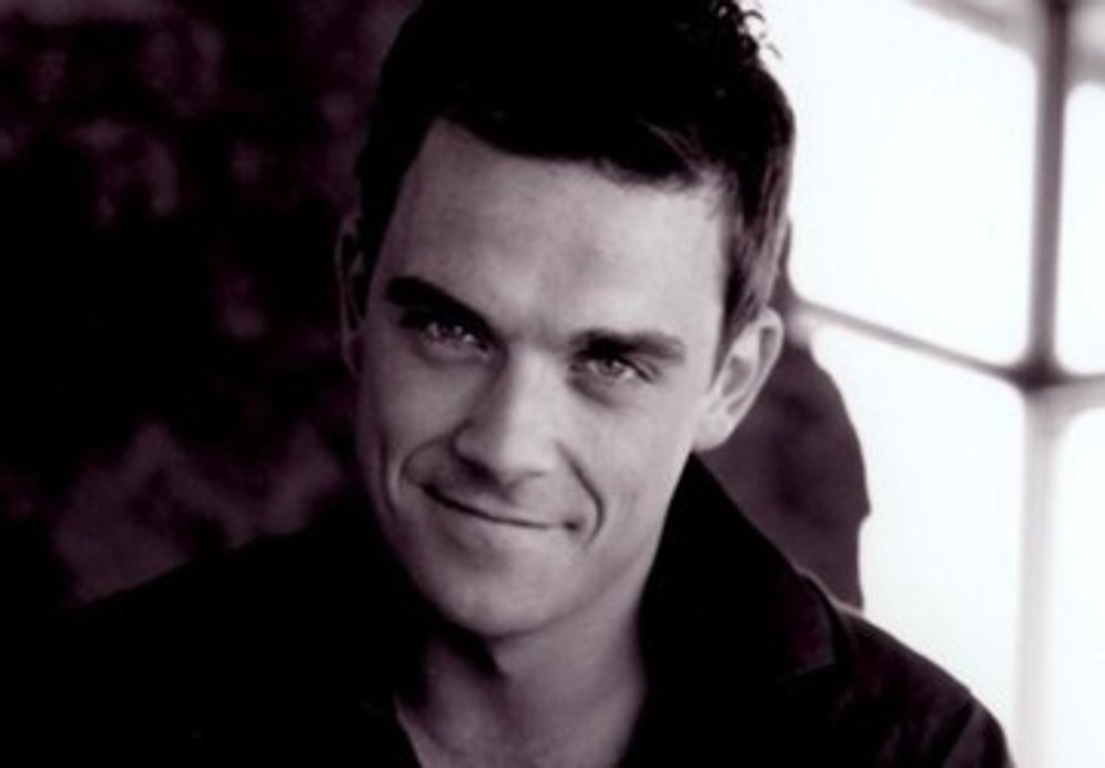 Робби Уильямс взорвал интернет своим клипом про русских!