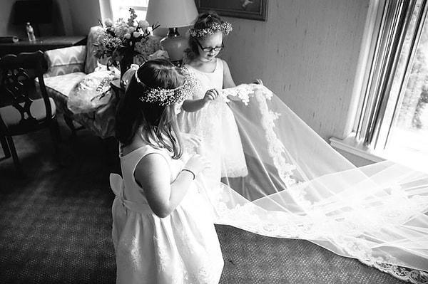 2. После того как Кинси сделали предложение руки и сердца перед ее классом, она захотела пригласить всех своих учеников на торжество бракосочетания