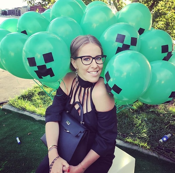 7. Напоминаем, что Собчак должна родить уже в конце октября.