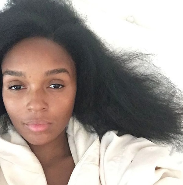 2. Жанель Монэ, американская певица. Здесь она с натуральными волосами и без грамма косметики 👍