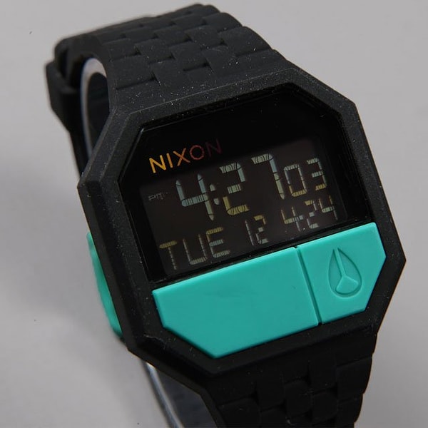 26. Часы Nixon Rubber Re-Run