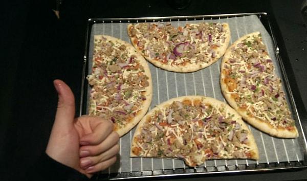 9. İki pizzayı aynı tepside fırına atmak istiyorsanız: