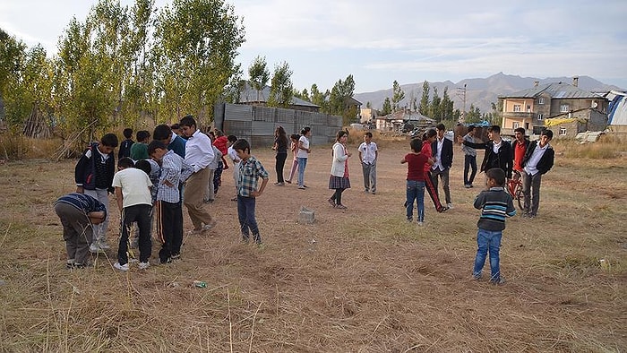 Hakkari'de Çocukların Bulduğu Cisim Patladı:1 Ölü, 2 Yaralı