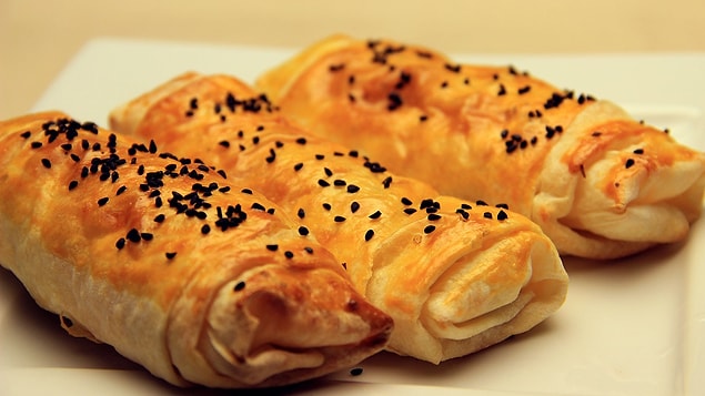 3. Mis gibi çıtır çıtır böreklerle başlayalım!