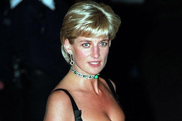 Düğünü tam 1 milyar insan tarafından canlı izlenen Diana, henüz 20 yaşında tüm dünyanın ilgisini üstüne çekmeyi başarmıştı.
