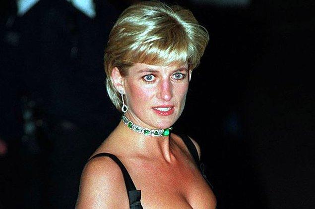 Düğünü tam 1 milyar insan tarafından canlı izlenen Diana, henüz 20 yaşında tüm dünyanın ilgisini üstüne çekmeyi başarmıştı.