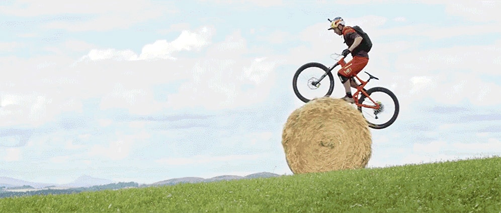 Dağ Bisikletiyle İmkansız Şeyler Yapan Bir Acayip Adam