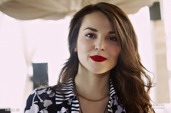 8. А сама Сати, несмотря на то, что они с бизнесменом состояли в отношениях около трех лет, вообще заявила, что их с Шенкманом связывают исключительно дружеские отношения.