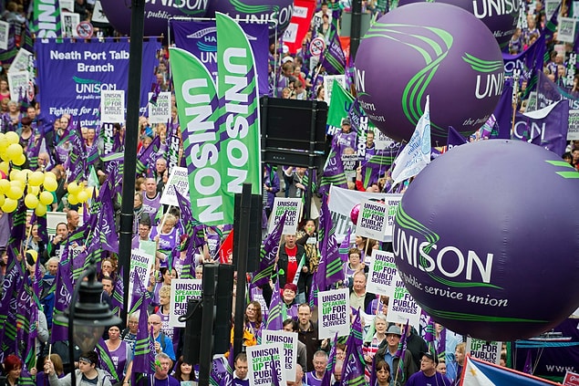2009 yılında Guardian'a konuşan Unison temsilcisi, "Çalışanlar hastaysa, çok açık bir şekilde tatil yapmıyorlar demektir. Kararlaştırılmış izin günlerini sağlıklarına kavuşunca alabilmeleri gerekir."