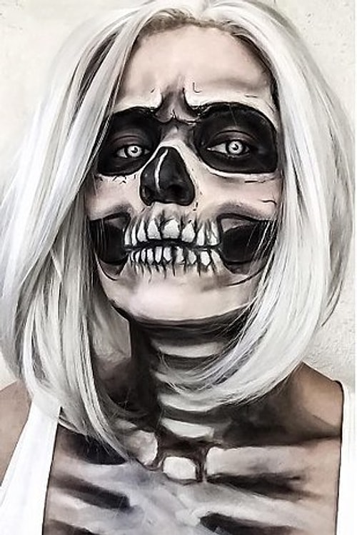 Skeleton babe! 💀💀