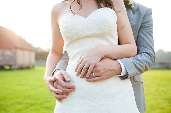 2. "Моя бывшая, которая бросила меня из-за какого-то качка 10 лет назад, недавно позвонила мне и сказала, что скучает. Как же было приятно рассмеяться ей в ответ и сказать, что я уже женат и чтобы она мне больше не звонила".