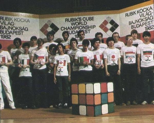 9. 1980’den 1982’ye kadar 100 milyonun üzerinde satılan küp için ilk olarak 1982 yılında bir turnuva düzenlendi.