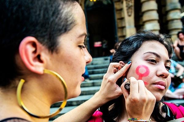 Brezilya'nın Sao Paolo kentindeki kadınlar da Arjantinli kadınlara desteğini gösterdi.