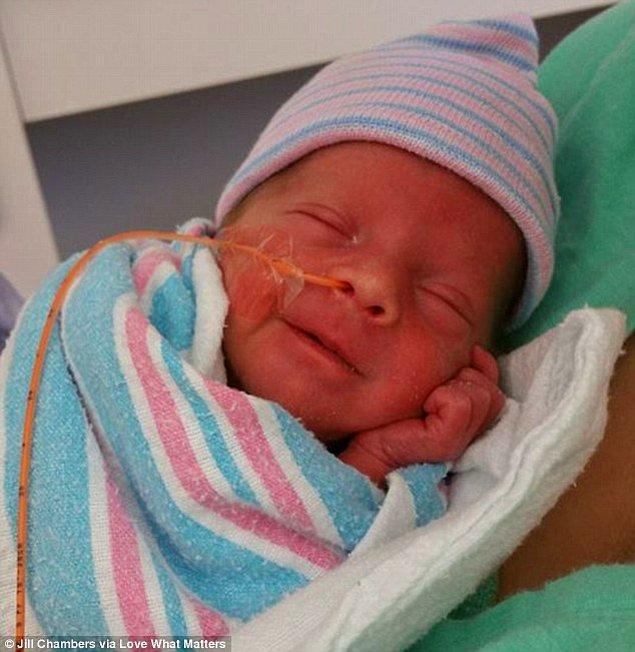 Jill Chambers Goodwin adlı bir diğer anne de yeni doğmuş bebeğinin fotoğrafını paylaştı.