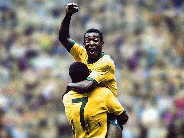 Pele, kariyeri boyunca 6 defa bir maçta 5 gol, 30 defa bir maçta 4 gol attı. 92 defa da hat-trick yaptı