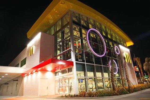 14. En büyük McDonald's şubesi ise ABD Orlando'da bulunuyor.
