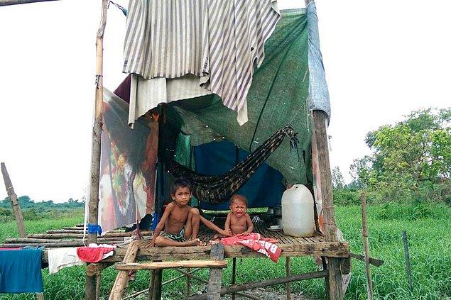 9. Özellikle son yağmurlardan sonra birçok köy sakini evsiz ya da oldukça zor koşullarda yaşıyor.