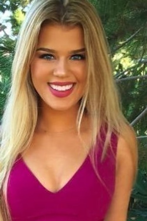 Mikaela Long is a Vine celebrity. She went to babysit her niece... It was a normal day...