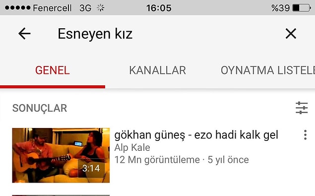 14. Esneyen kız