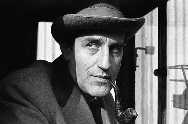 4. Holmes'ü Douglas Wilmer'ın canlandırdığı, Sir Arthur Conan Doyle'un Sherlock Holmes'ü adlı, 1965 yapımlı TV dizisi.