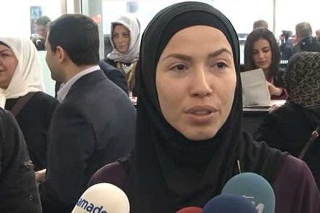 8. Burcu Güneş de umreye gitti. Giderken ve dönerken tüm hislerini ve deneyimlerini gazetecilerle paylaştı.