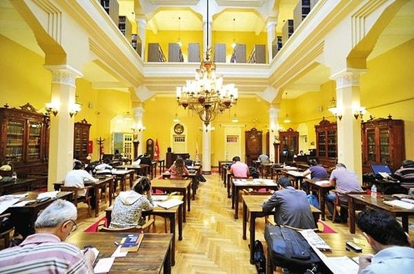 5. İzmir Milli Kütüphane - İzmir