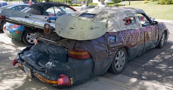 17. Ну, зато можно посидеть на багажнике